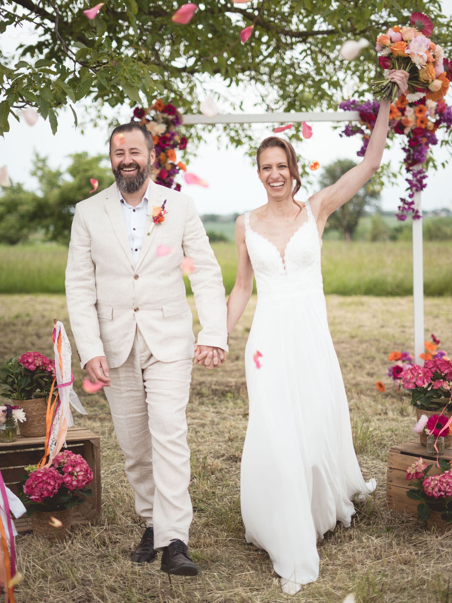 Danke an alle Bräute die dieses Wochenende bei uns waren ❤️ 

@herzundbluete 
@feelwhite_celebrations 
@nadja.eure.traurednerin 
@precious_makeupandhair 
@die.goldbar 
@gutzi__fotografie 
@weingut_zaiss_sonnenbesen 
@nordic.soulmates 

❤️ Bucht euren kostenlosen Beratungs Termin direkt hier 
📒 https://www.brautmode-speyer.de/termin/
Oder ruft uns einfach an unter der: 📞 01737007271

#Brautkleid #Traumhochzeit #Hochzeitskleid #Brautmode #SayYesToTheDress #Braut2026 #Hochzeitsinspiration #BrideToBe #ModernBridal #MinimalistBride #SustainableBridal #BrautkleidSpeyer #Hochzeitskleid2026 #Brautatelier #BridalInspo #DressShopping #BridalGoals #speyer #mannheim #heidelberg #vividbridal Werbung