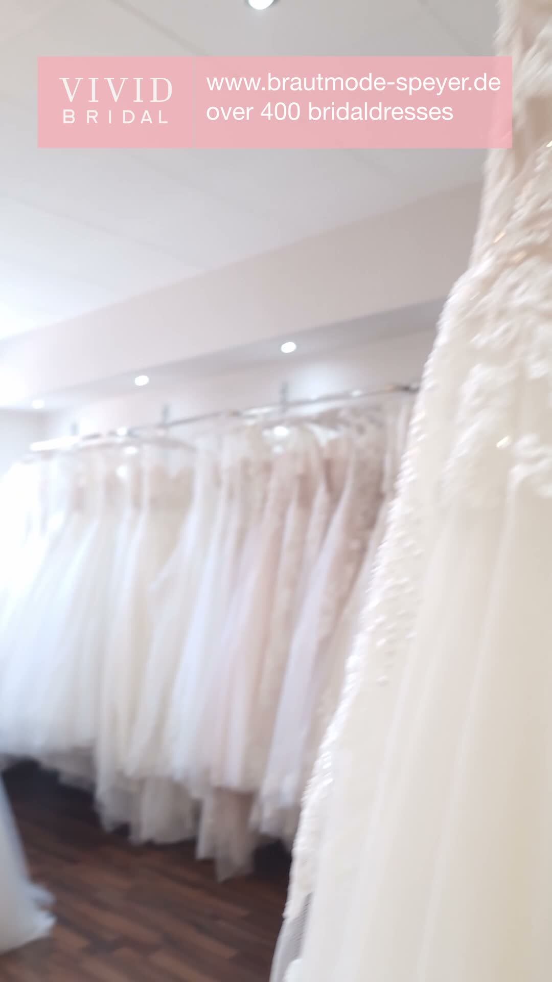 Vielen dank an alle Bräute die bei uns waren dieses Wochenende! 

❤️ Bucht euren kostenlosen Beratungs Termin direkt hier 
📒 https://www.brautmode-speyer.de/termin/
Oder ruft uns einfach an unter der: 📞 01737007271

#Brautkleid #Traumhochzeit #BridalFashion #Brautmode #SayYesToTheDress #Braut2026 #Hochzeitsinspiration #BrideToBe #ModernBridal #LuxuryWeddingDress #BrautkleidSpeyer #Hochzeitskleid2026 #Brautatelier #BridalInspo #DressShopping #BridalGoals #speyer #mannheim #heidelberg #vividbridal Werbung