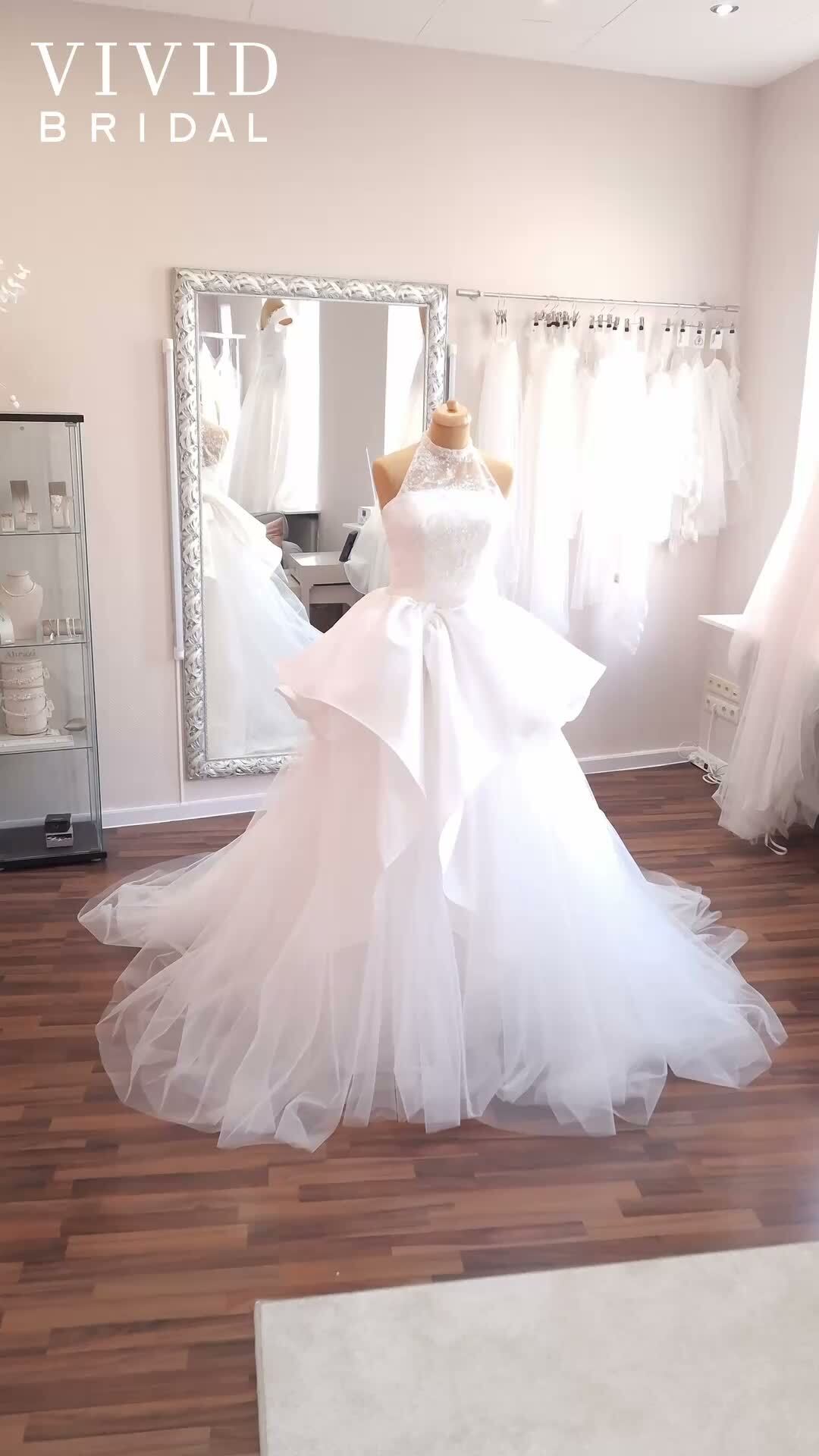 Das zweite unserer #exlusiven @kiyoko_hata Kleider! Dieses Kleid ist auch in Rosa erhältlich.
Wir haben auch morgen unsere Sonderseite für Kiyoko Hata auf unserer Webseite für euch fertig!
Seid gespannt!

#KiyokoHataBridal #KiyokoHataWeddings #キヨコハタ #bridestragam #bridalfashion #bridalgowns #hochzeit2026 #hochzeit2027 #europeanbridal #luxuryweddingeurope #destinationweddingeurope #brautkleid #hochzeitskleid #brautmode #braut #hochzeit #vividbridal #speyer #mannheim