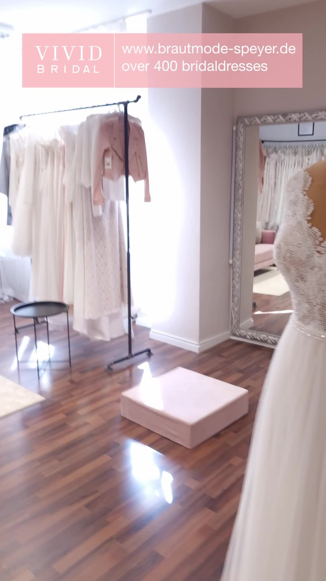 ❤️ Bucht euren kostenlosen Beratungs Termin direkt hier 
📒 https://www.brautmode-speyer.de/termin/
Oder ruft uns einfach an unter der: 📞 01737007271

#Brautkleid #Traumhochzeit #BridalFashion #Brautmode #SayYesToTheDress #Braut2026 #Hochzeitsinspiration #BrideToBe #ModernBridal #LuxuryWeddingDress #BrautkleidSpeyer #Hochzeitskleid2026 #Brautatelier #BridalInspo #DressShopping #BridalGoals #speyer #mannheim #heidelberg #vividbridal Werbung