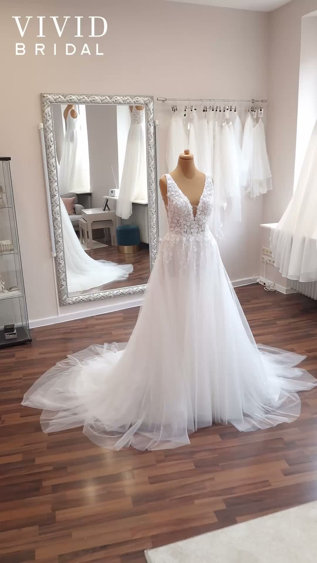 Ein weiteres Kleid aus der neuen Kollektion von @dianelegrandofficial 

Music by Natan Molibog from Pixabay

❤️ Bucht euren kostenlosen Beratungs Termin direkt hier 
📒 https://www.brautmode-speyer.de/termin/
Oder ruft uns einfach an unter der: 📞 01737007271

#Brautkleid #Traumhochzeit #BridalFashion #Brautmode #SayYesToTheDress #Braut2026 #Hochzeitsinspiration #BrideToBe #ModernBridal #LuxuryWeddingDress #BrautkleidSpeyer #Hochzeitskleid2026 #Brautatelier #BridalInspo #DressShopping #BridalGoals #speyer #mannheim #heidelberg #vividbridal Werbung