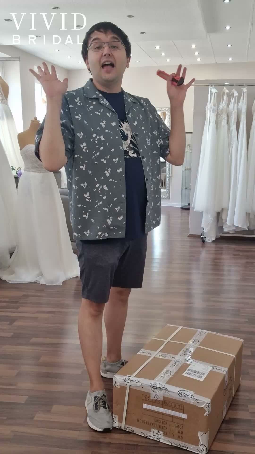Unboxing der Kollektion 2027! Die neuen Kleider von @ameliebridal sind da! 
Und wir schauen sie uns einmal ganz grob an!

❤️ Bucht euren kostenlosen Beratungs Termin direkt hier 
📒 https://www.brautmode-speyer.de/termin/
Oder ruft uns einfach an unter der: 📞 01737007271

#Brautkleid #Traumhochzeit #BridalFashion #Brautmode #SayYesToTheDress #Braut2026 #Hochzeitsinspiration #BrideToBe #ModernBridal #LuxuryWeddingDress #BrautkleidSpeyer #Hochzeitskleid2026 #Brautatelier #BridalInspo #DressShopping #BridalGoals #speyer #mannheim #heidelberg #vividbridal Werbung